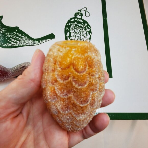 Vintage Frosted Cardinal & Pinecone Clip-On Christmas light covers Set Of 18 - Picture 4 of 13